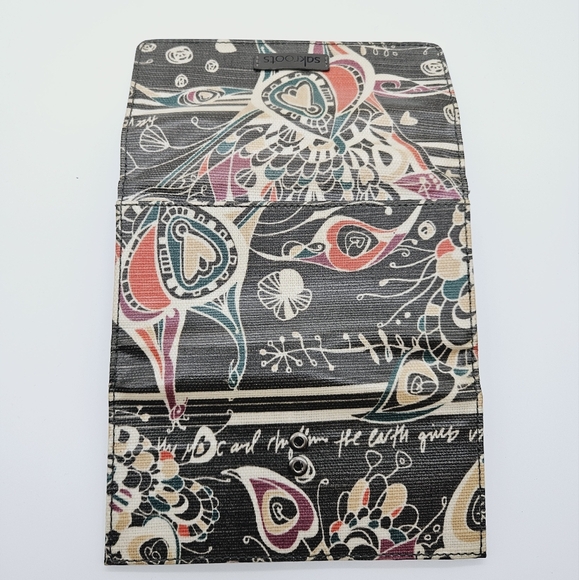 SAKROOTS | Megan snap trifold wallet - Picture 3 of 10